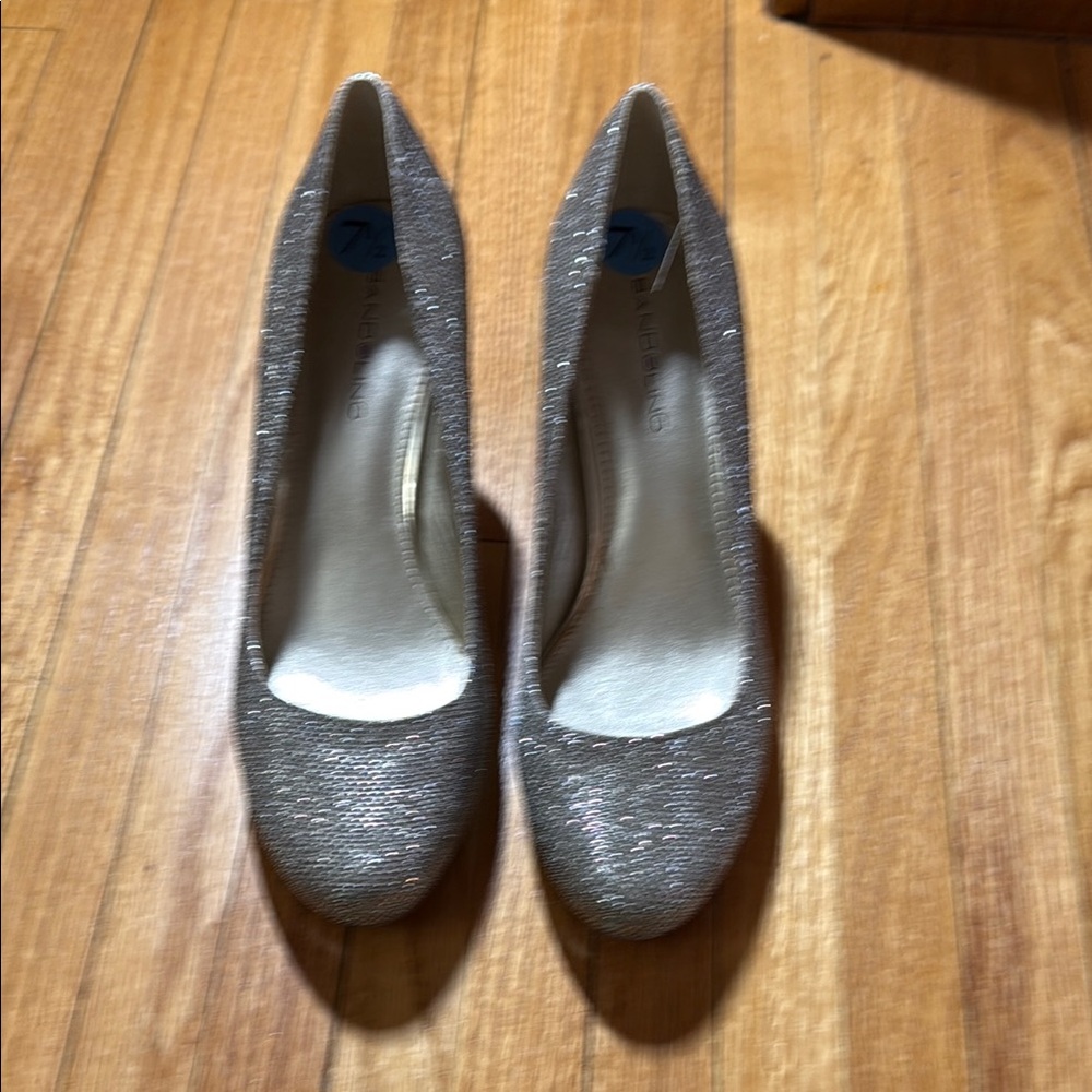 Bandolino Gold Shimmer Heels Classic Elegance
